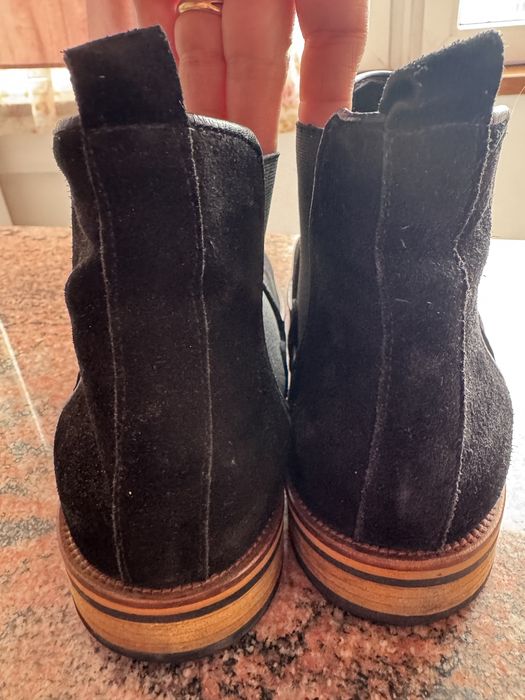 Ghete 41/42 piele intoarsa