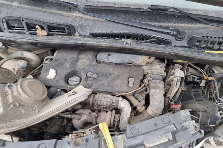 bara spate armatura portbagaj haion stop tripla stanga dreapta turbina timonerie injector Citroen C3 Picasso motor 1.6hdi dezmembrez
