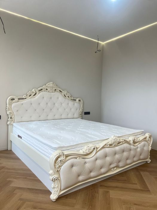 Кровать двуспальная 180*200