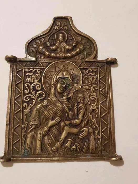 Lot vintage de 14 icoane si obiecte religioase