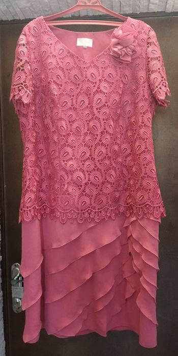 Платья в идеальном состоянии 42-48р.