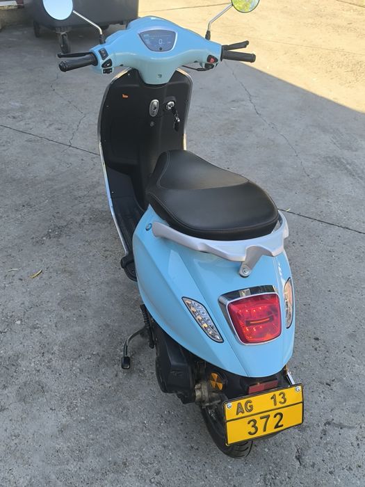 Vand scuter nou 50cc 1500km in garantie