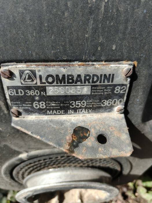Vând motocultor Lombardini cu ambreiaj defect.