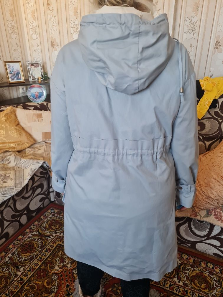 Продам джинсовую ветровку