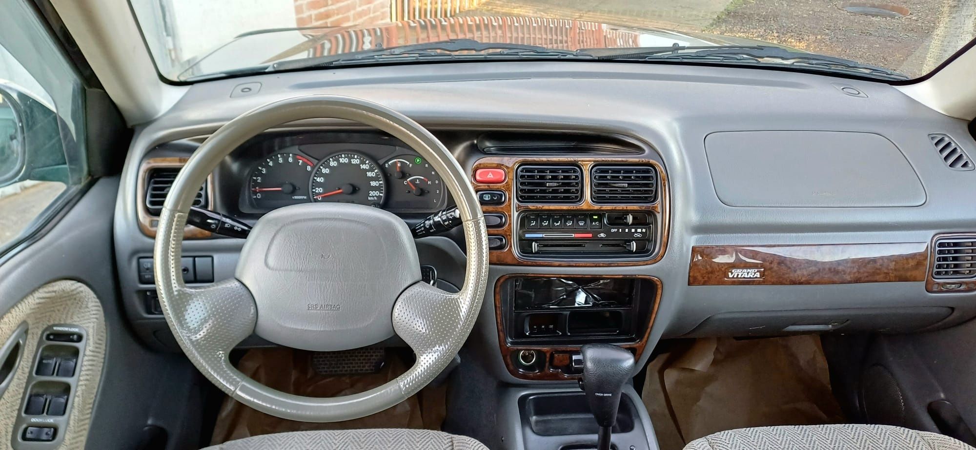 Vand Suzuki Grand Vitara 2.0 benzina Automata