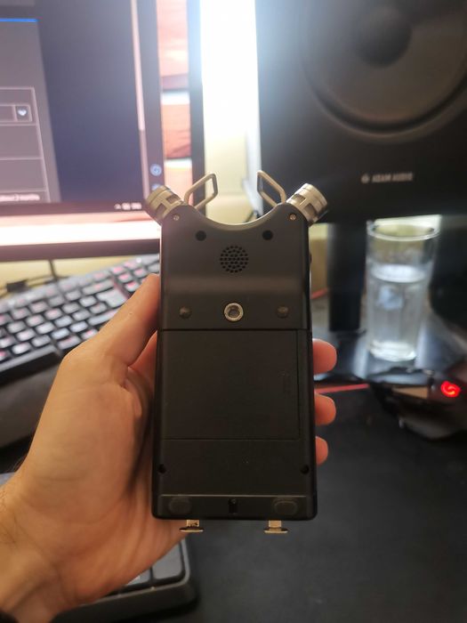 TASCAM DR-40 Linear PCM Digital Recorder + Windscreen