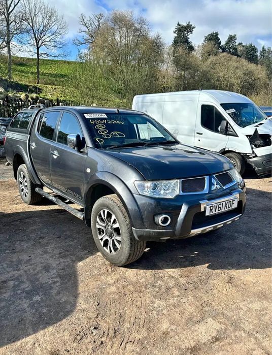 Dezmembrez Mitsubishi L200 Barbarian 2.5 178 cp 4D56 2010-2015