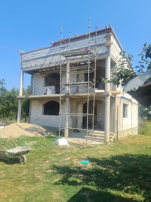 Schela metalica de inchiriat