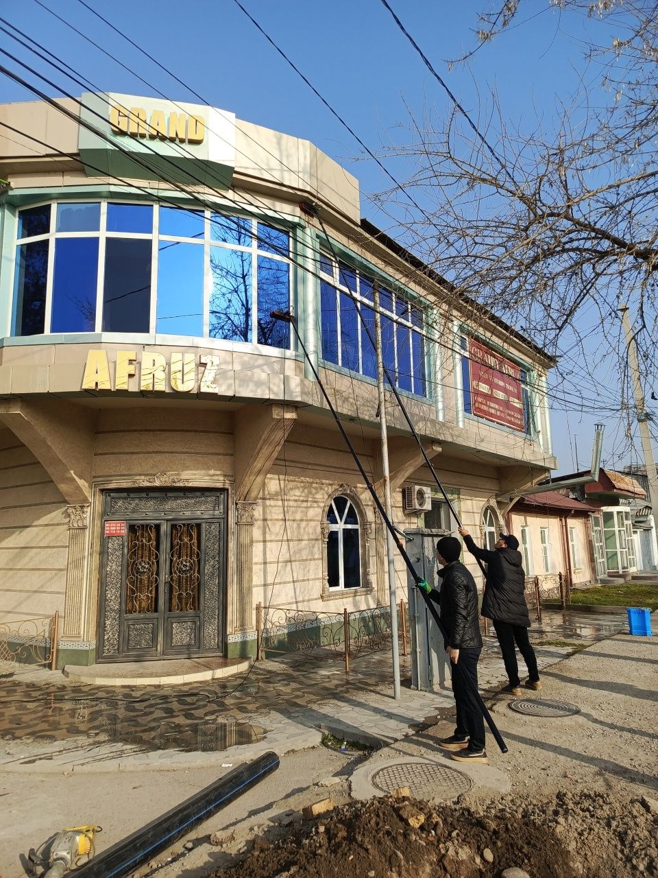 Fasad moyka Oyna yuvish xizmati