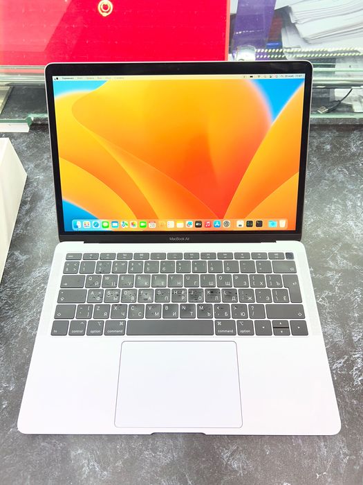MacBook Air Retina 13 2019 | core i5, 128gb, 86% |