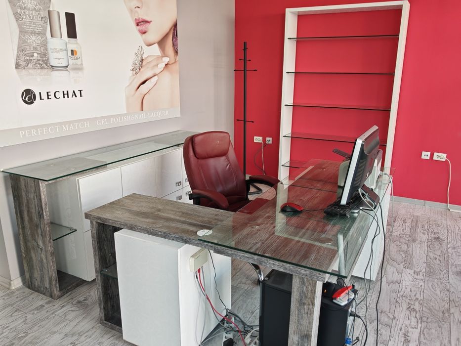 Офис обзавеждане