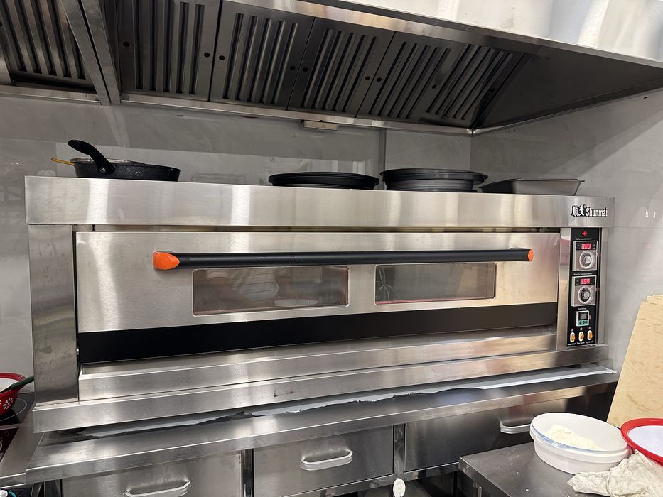 Продаю духвой шкаф проиышленный(духовка)