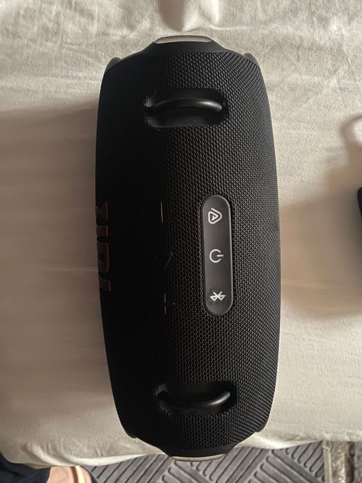 JBL EXTREME 4 CA NOU, cu incărcător și accesoriu.