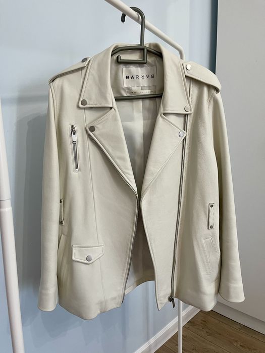 Белая косуха из 100 % lambskin вещь премиум-класса.