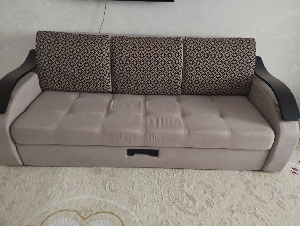 Продается  диван