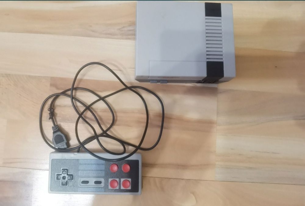 Mini consola tv cu 620 jocuri retro vintage tip Nintendo NES