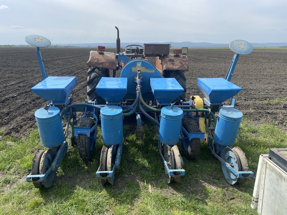 Tractor de vanzare si utilaje