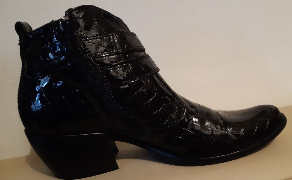 Cizmulițe de damă  .