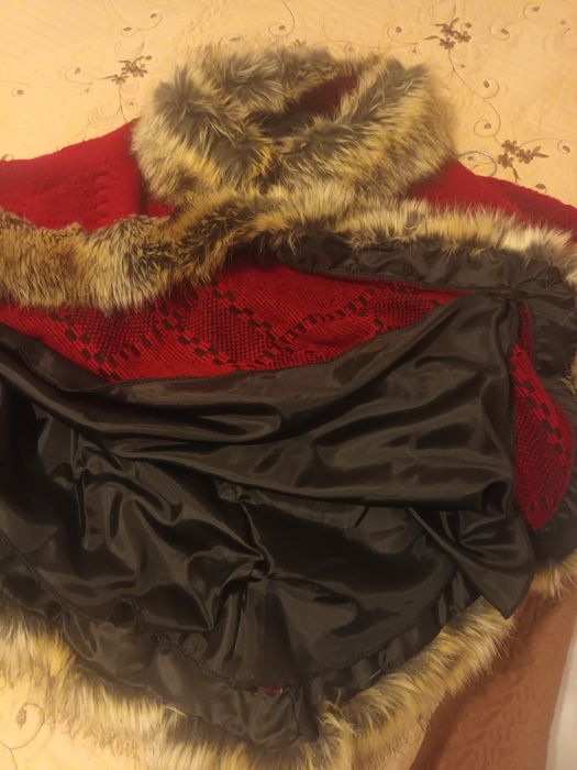 Palton/ Haina groasa/pelerina/capa- 57 lei