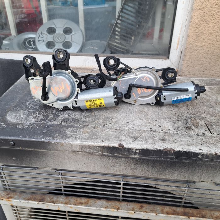 Оригинално моторче  задна чистата   AUDI A3/4 Vw Golf 4/Seat Ibiza