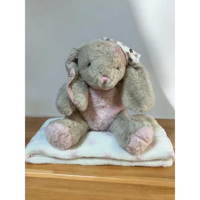 Jucarie Plus Atasament cu paturica 90x75 cm, Iepuras /Ursulet