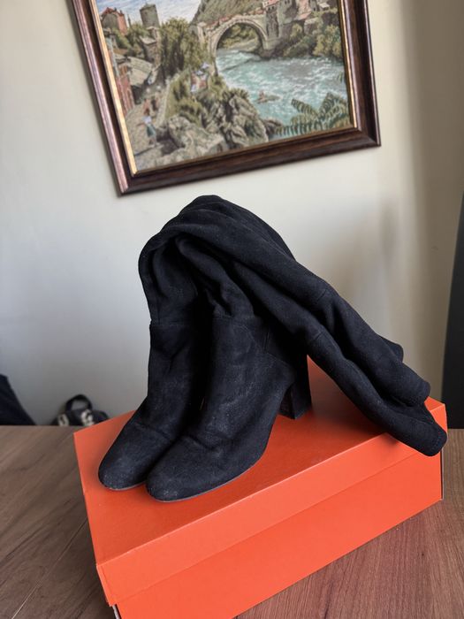 Велурени ботуши в черно с дължина до коляното