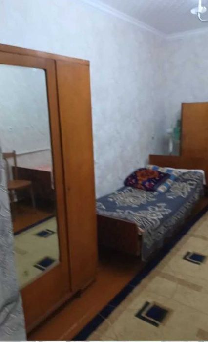 Срчно сдается домик из 2 комнат,1 сотка.Чоштепа.