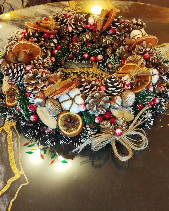 Красив Коледен  венец