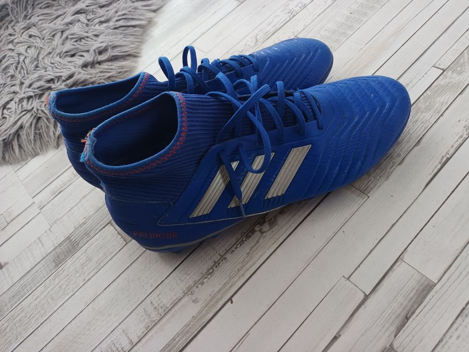 Crampoane Adidas predator marimea 44 sunt ca noi !