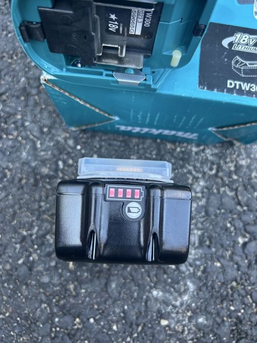 Makita DTW 300 impact