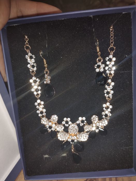 Бижутерия jewellery в подарок на 8мое марта в упаковке