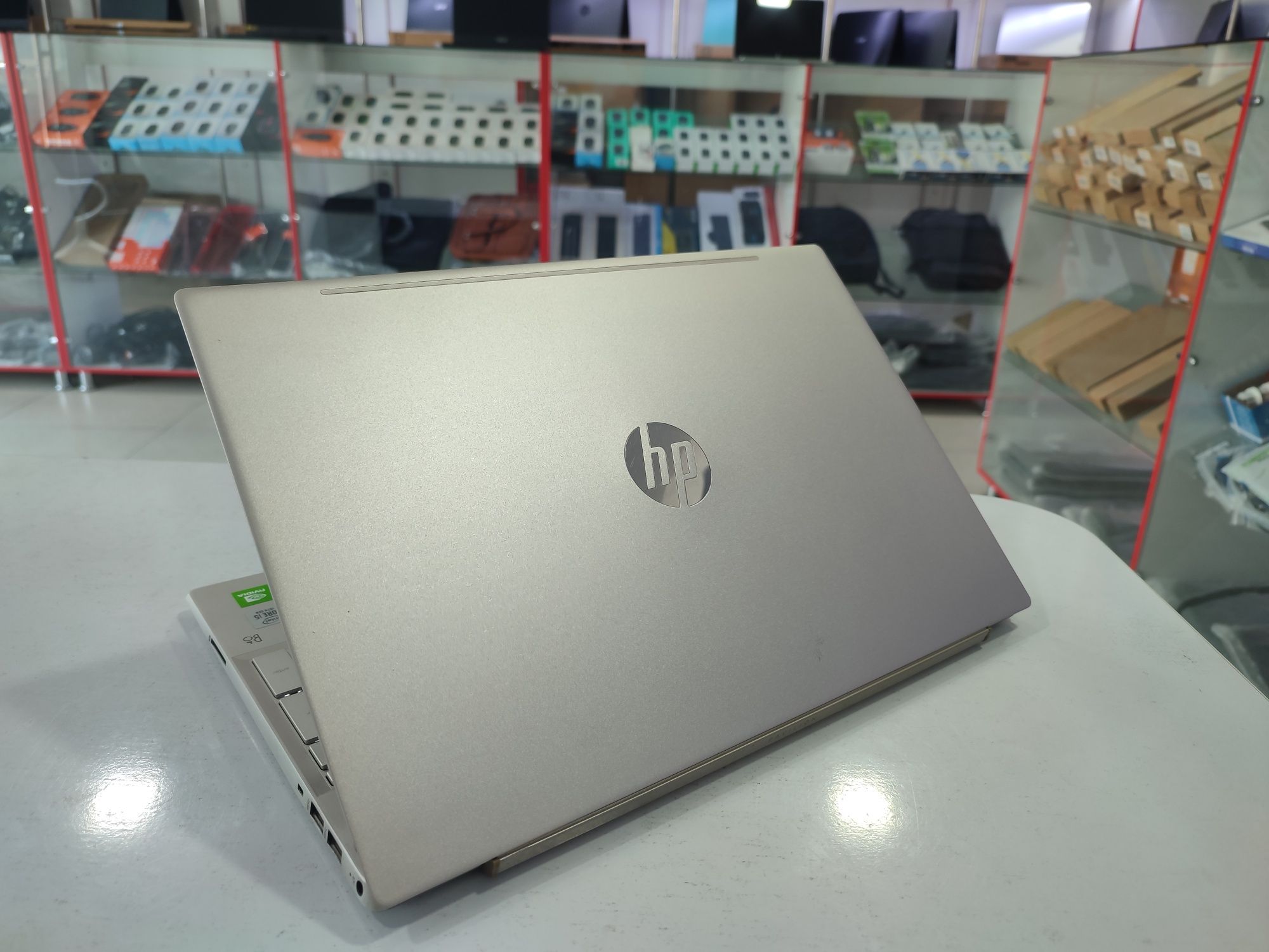 HP pavilion core i5 metal korpus, klavyatura patsvetka qo'shimcha vide