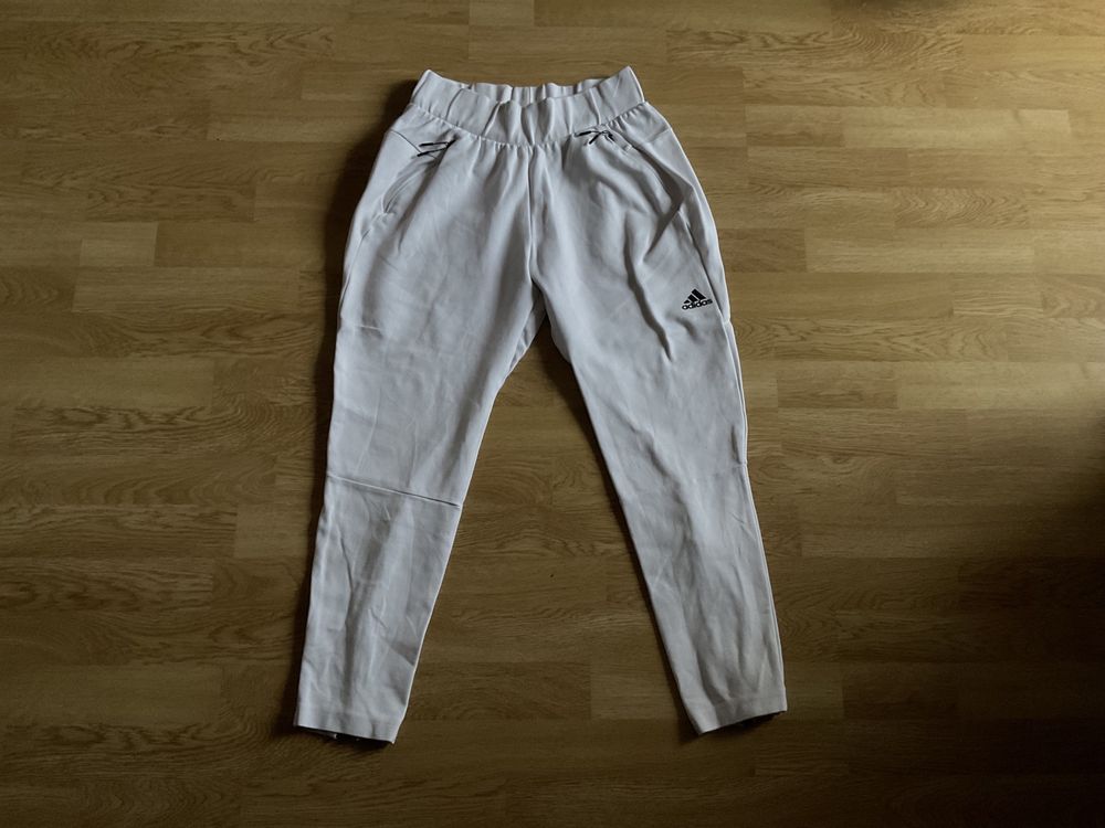 Pantaloni originali Adidas ZNE ca noi