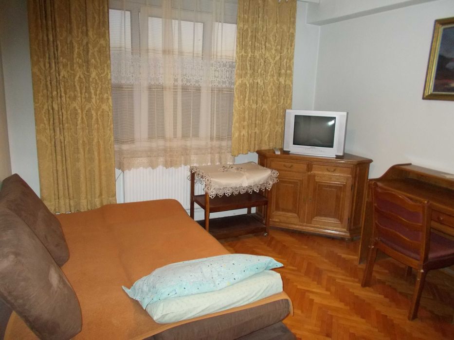Apartament cu 2 camere de închiriat