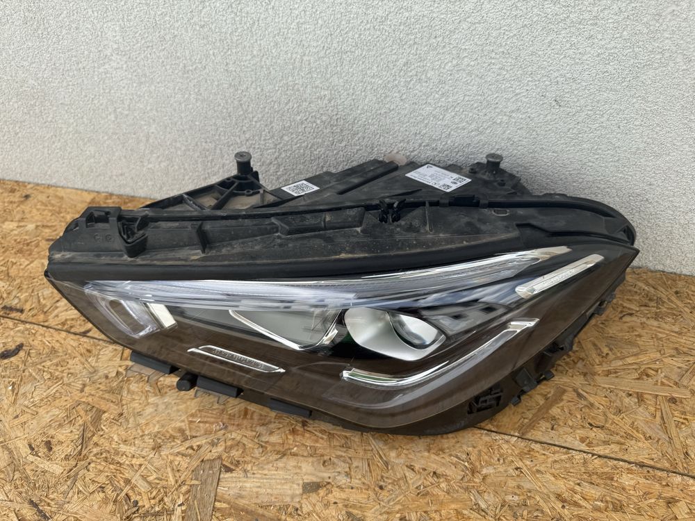 Far stanga Mercedes CLA W118 LED High Performance Original Europa