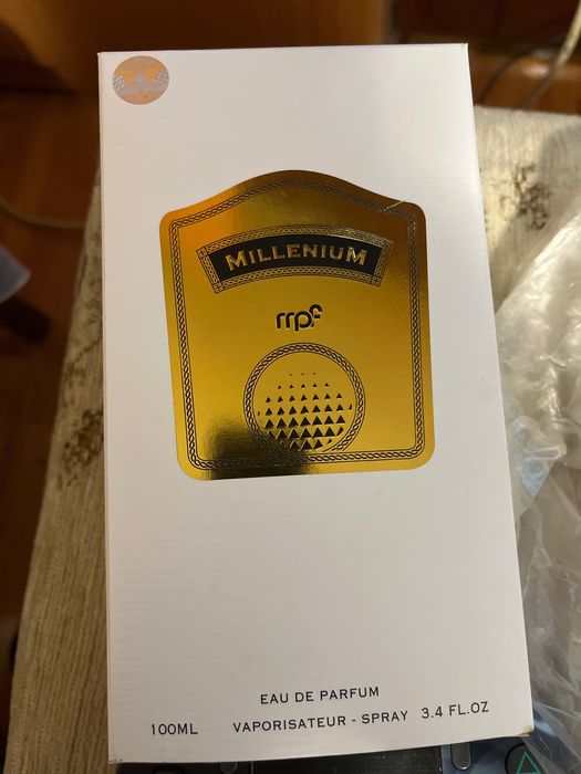 Продавам мъжки парфюм