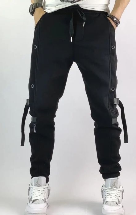 Продам штаны джоггеры утеплённые на флисе.