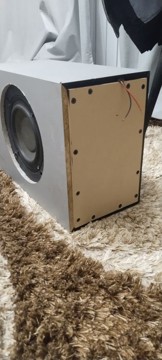 продам сабвуфер в хорошем состоянии