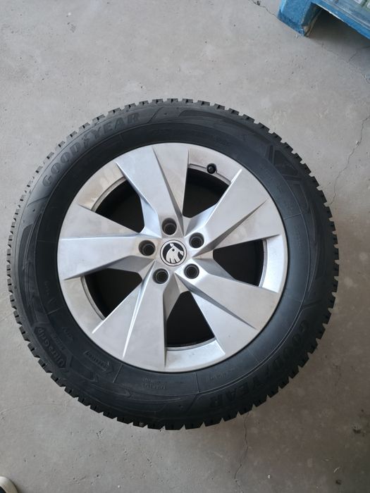 17 Оригинални Джанти със зимни гуми за Шкода