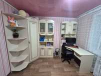 Продам спальный гарнитур. Стоял в детской комнате, цена 80 за все