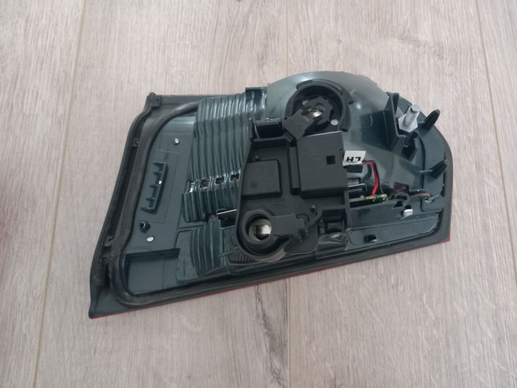 Tripla stop stanga pe aripa haion portbagaj OEM BMW F30 soclu stop F30