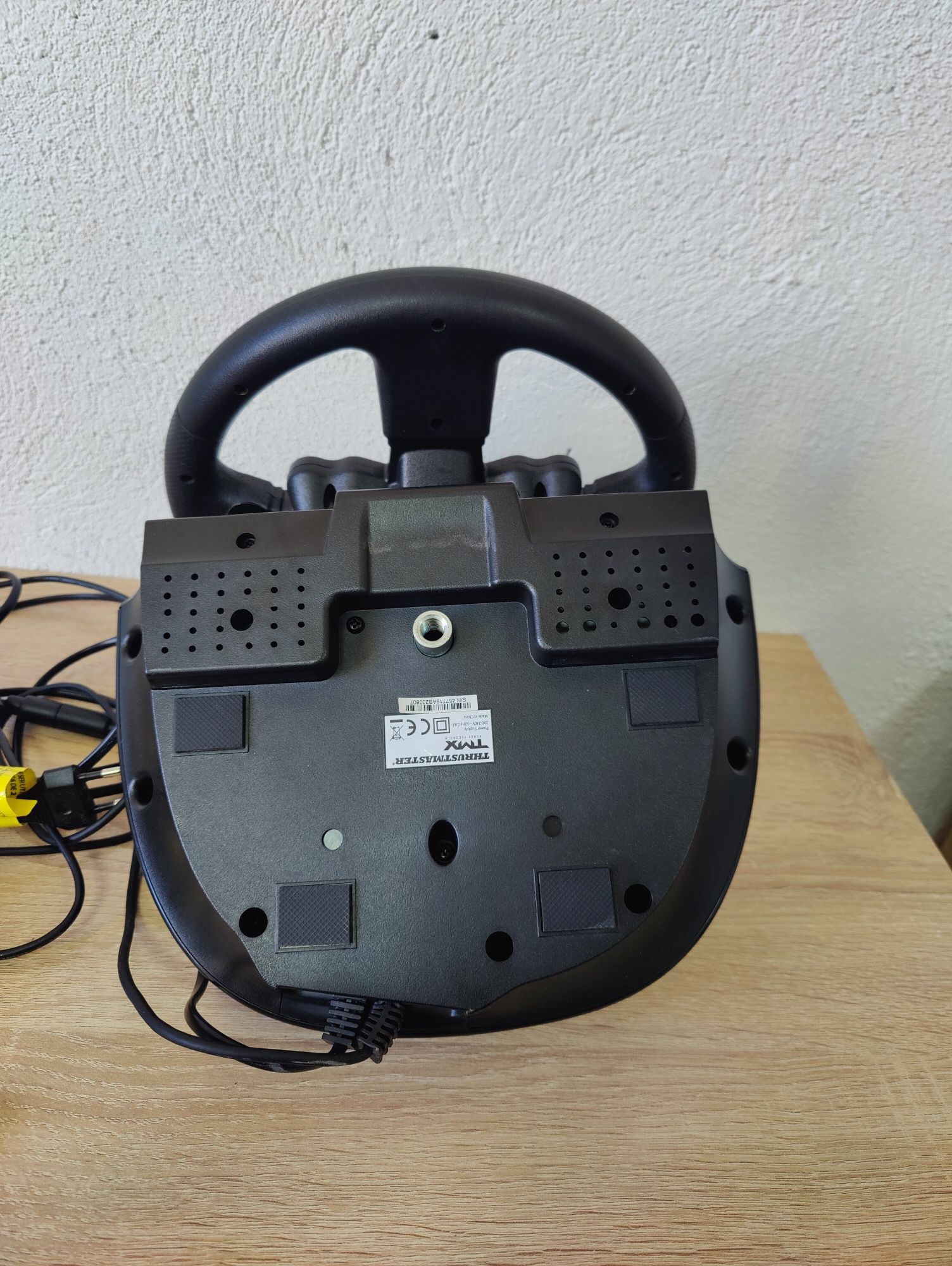 Волан за компютър Thrustmaster TMX PRO