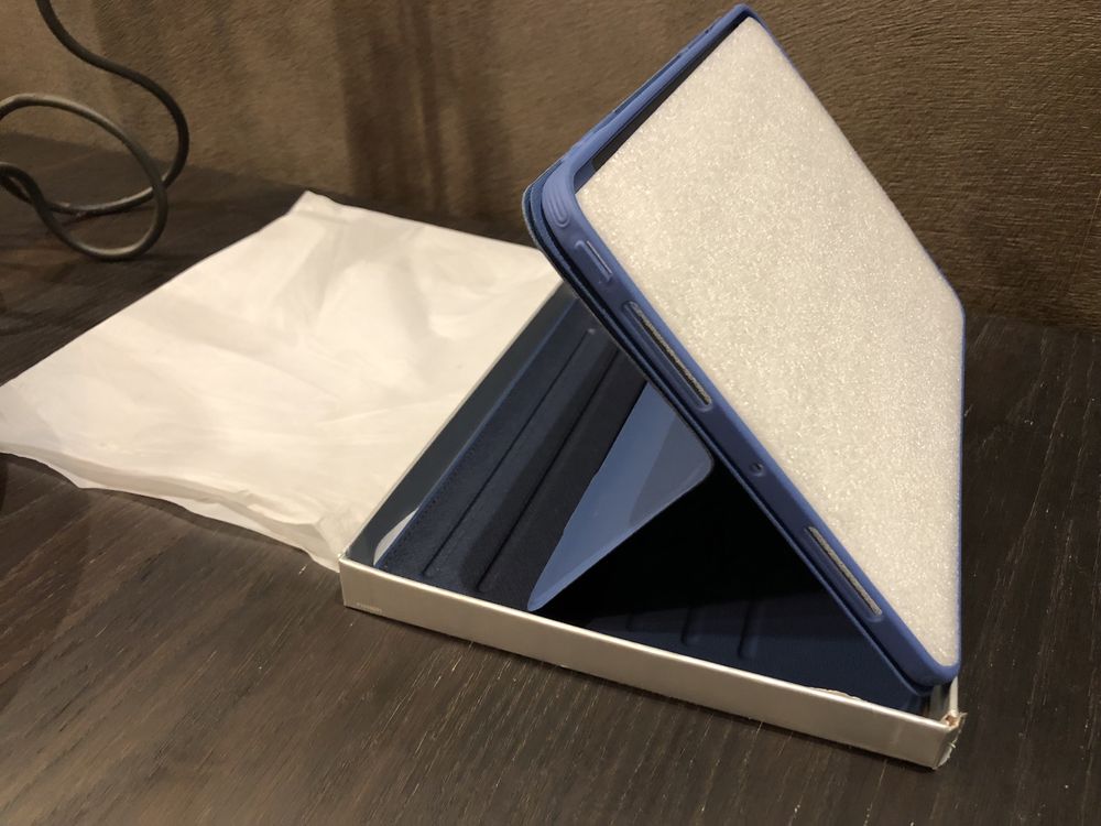 ESR Shift magnetic case за ipad pro 11 2024