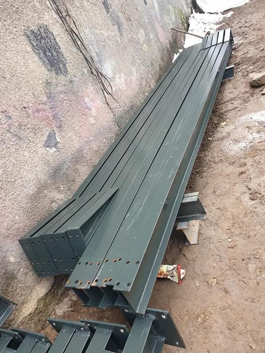 Vând structură metalică de 10x20x5, 200 mp , 10 m lățime , 20 m l