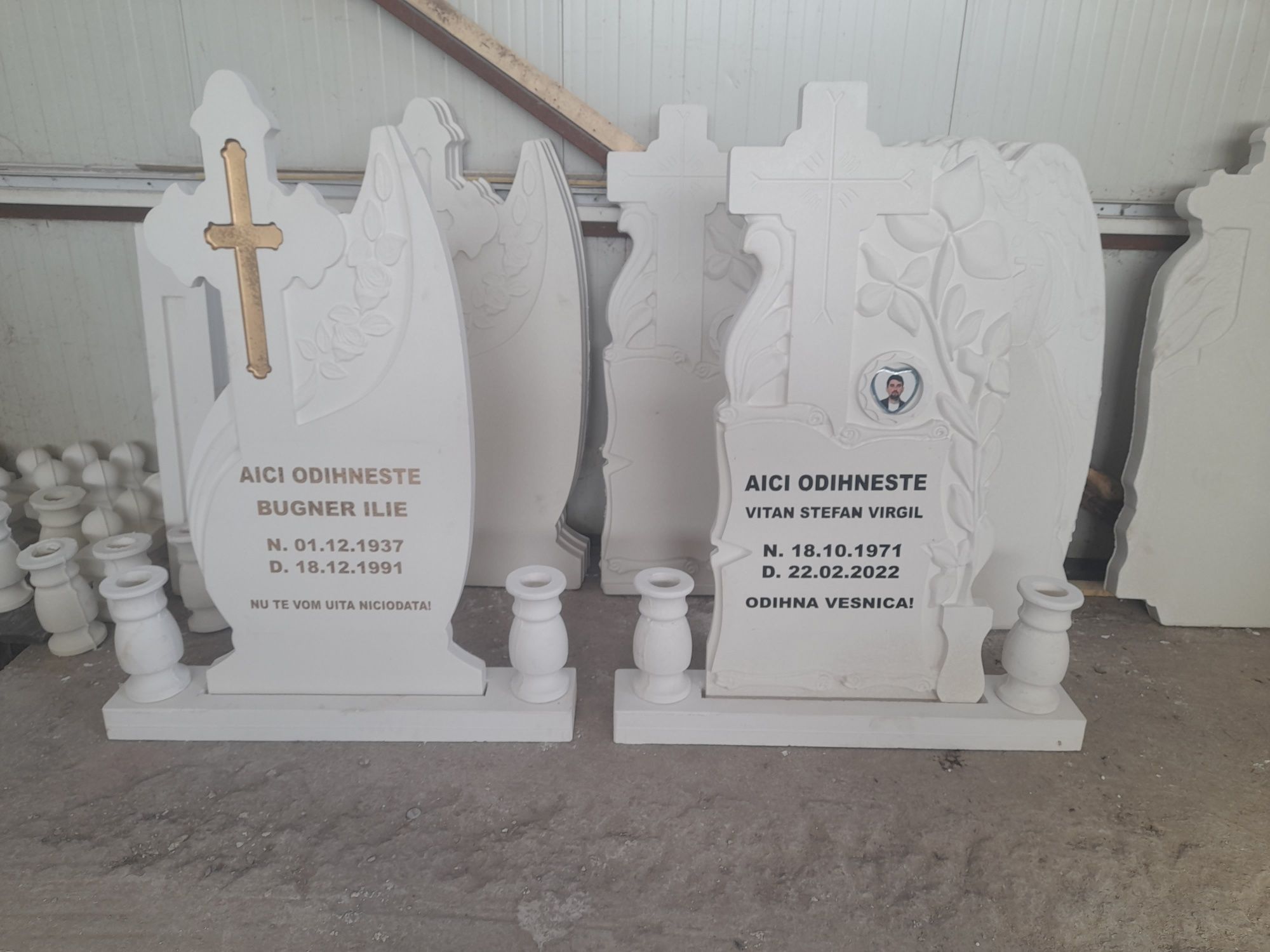 Monumente Funerare Borduri Morminte Placări Borduri Capace Borduri