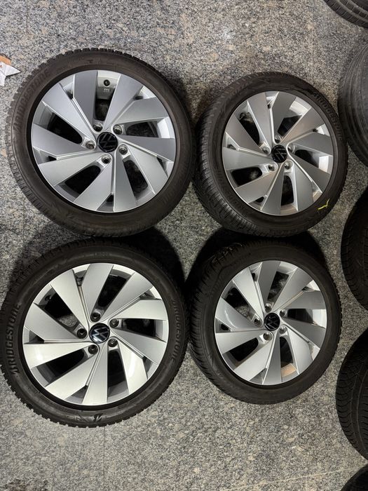 Set 17 Original Vw Golf 8 Anvelope Bridgestone Blizzak LM005 205/50/17