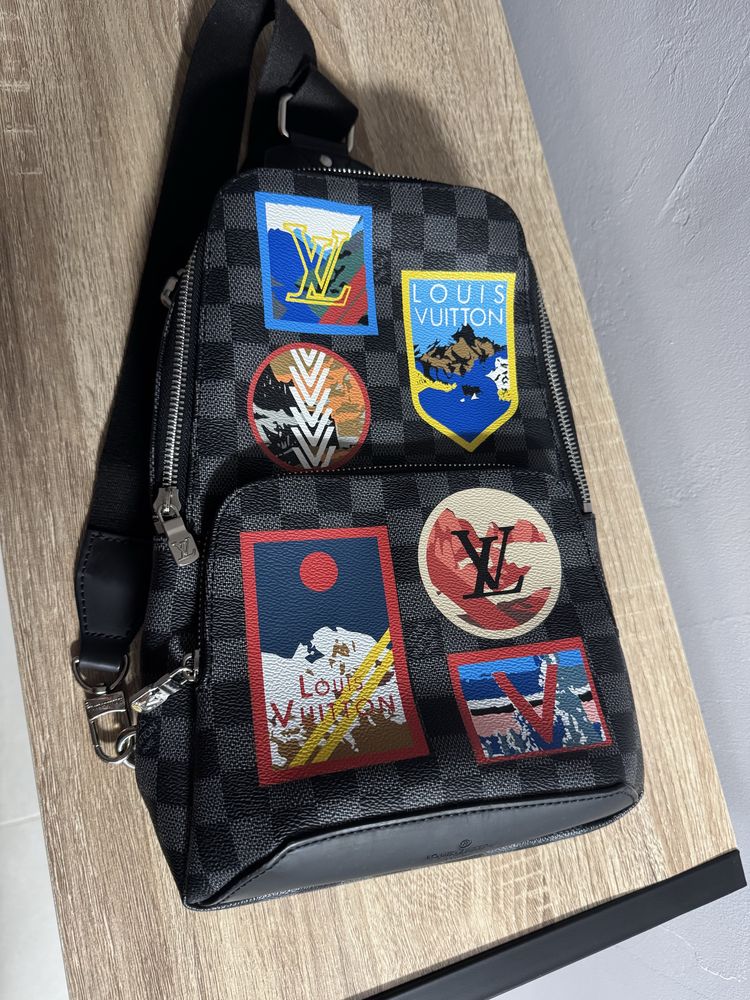 Louis Vuitton мъжка чантаAvenue Sling Bag Alps Patches Damier Graphite