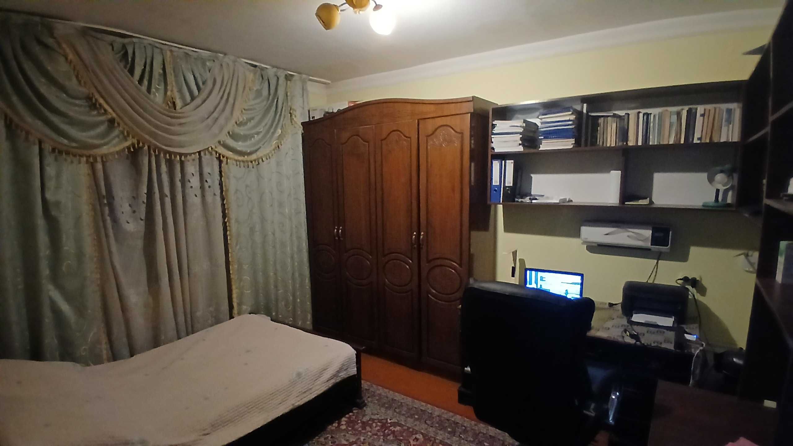 3 xonali kvartira sotiladi