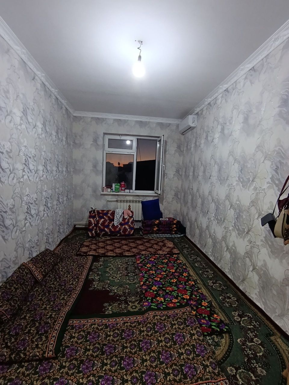 Срочно сдается 2х комнатная новостройка,8 марта.