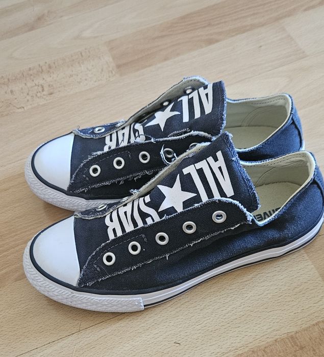 Converse fara siret